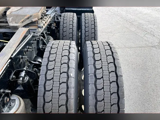 2023 INT LT625 6X460089968691c328e79448bb3e78329a1