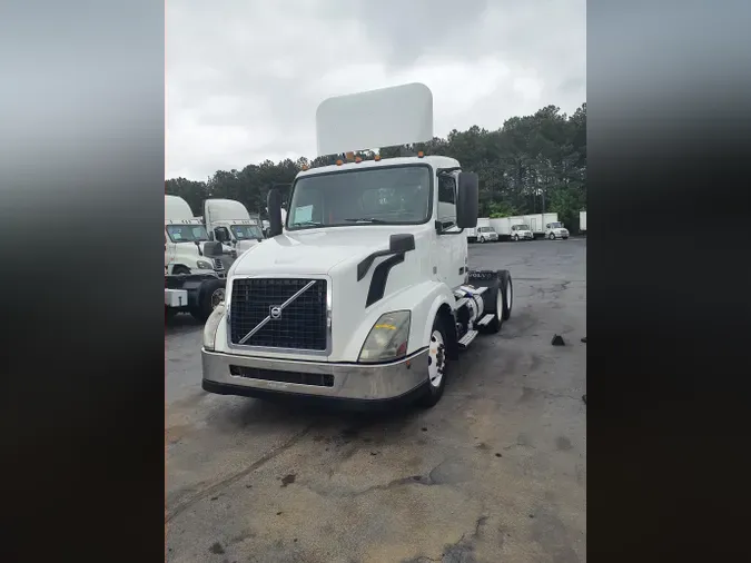 2015 VOLVO VNL64TRACTOR