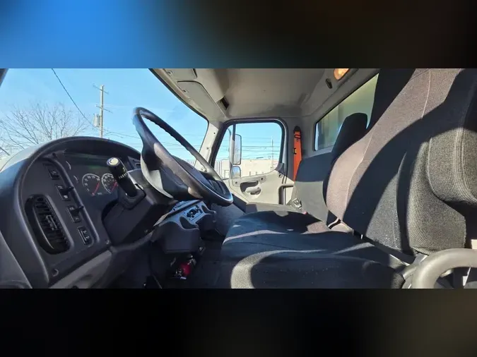2018 FREIGHTLINER/MERCEDES M2 106