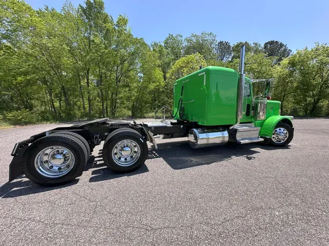 2021 Peterbilt 389