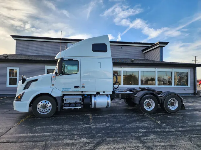 2018 VOLVO VNL64T670