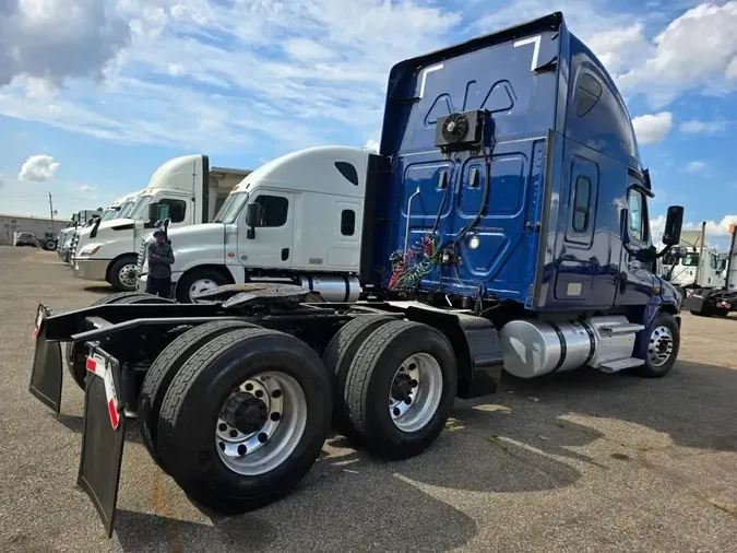 2020 FREIGHTLINER CASCADIA 125