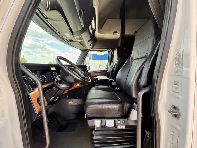2023 Freightliner Cascadia 126
