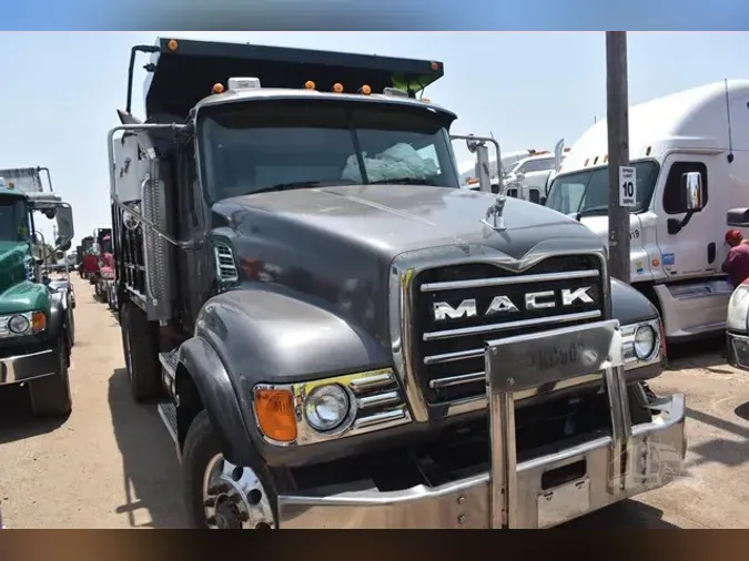 2006 MACK GRANITE CV713