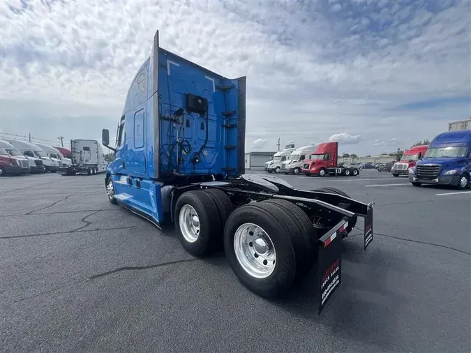 2021 FREIGHTLINER CA126