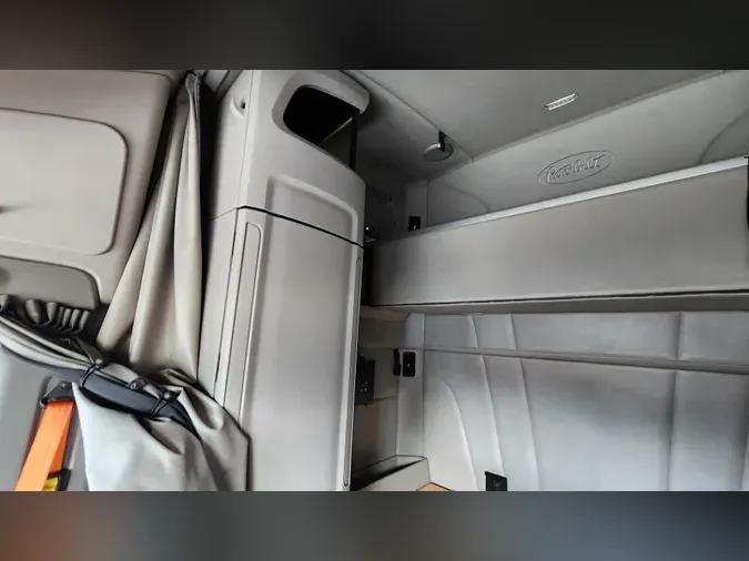 2021 Peterbilt 579