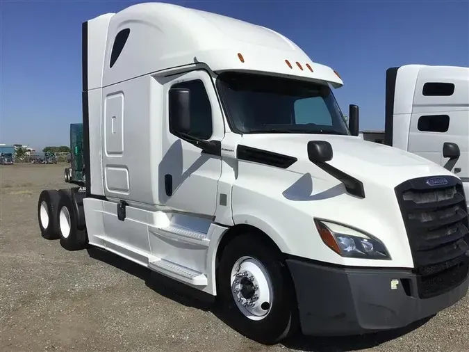 2020 FREIGHTLINER CA126