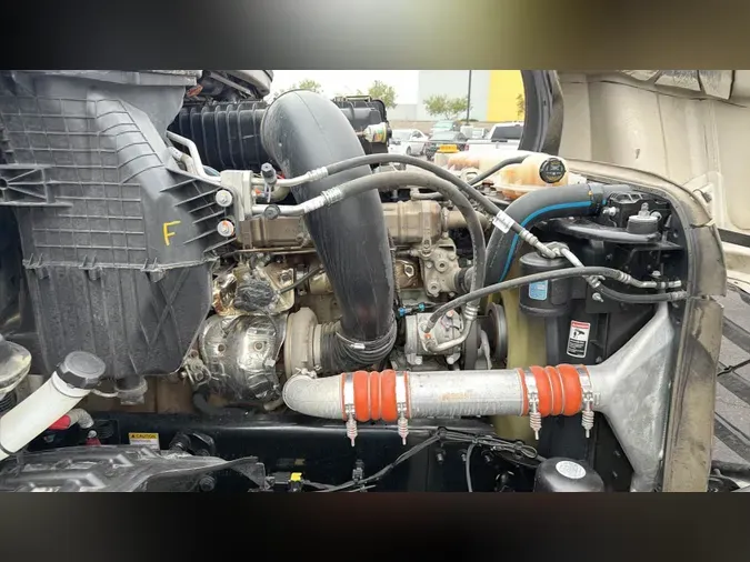 2025 Freightliner Cascadia 126