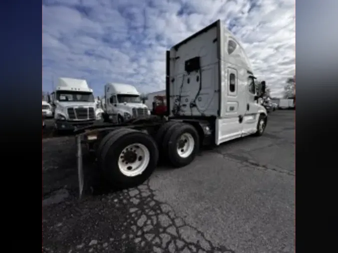 2020 FREIGHTLINER/MERCEDES CASCADIA 125