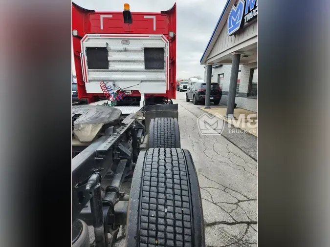 2021 VOLVO VNL64T740