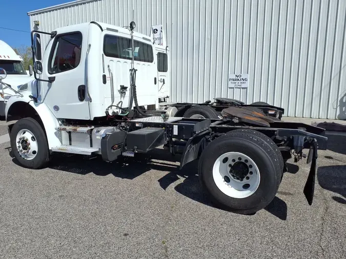 2018 FREIGHTLINER/MERCEDES M2 106