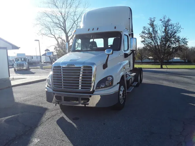 2018 FREIGHTLINER/MERCEDES CASCADIA 1256031a4f869111e8da7b64597e3165a80