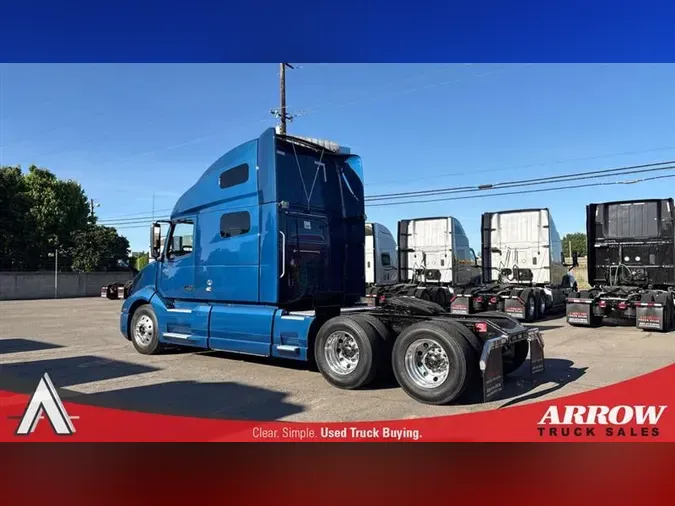 2023 VOLVO VNL760