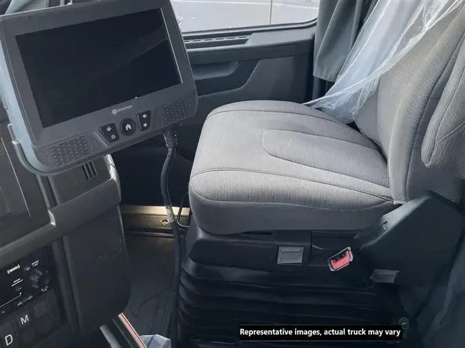 2022 VOLVO VNL860