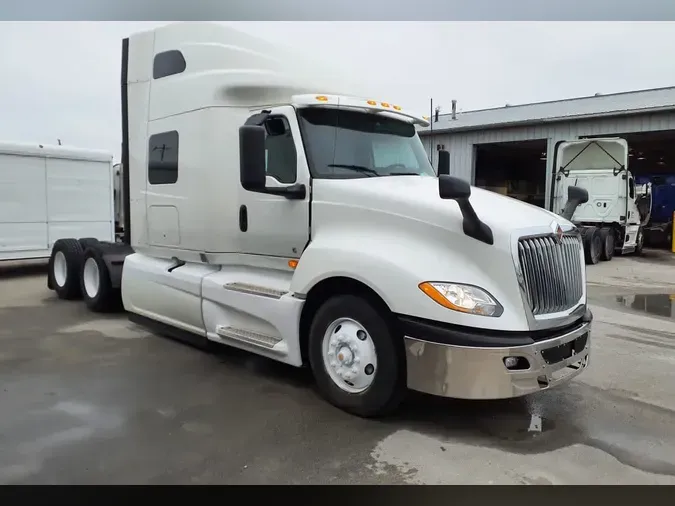 2019 NAVISTAR INTERNATIONAL LT625 SLPR CAB