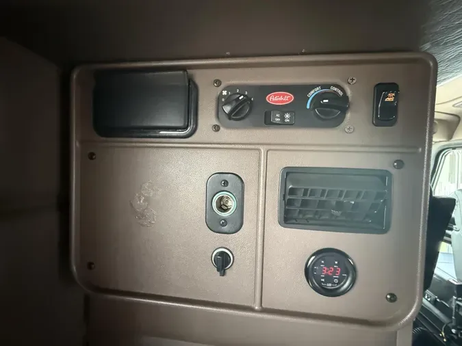 2016 Peterbilt 389
