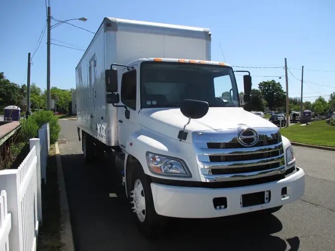 2017 HINO 338