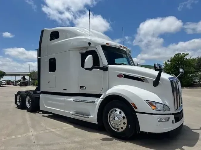 2023 Peterbilt 579