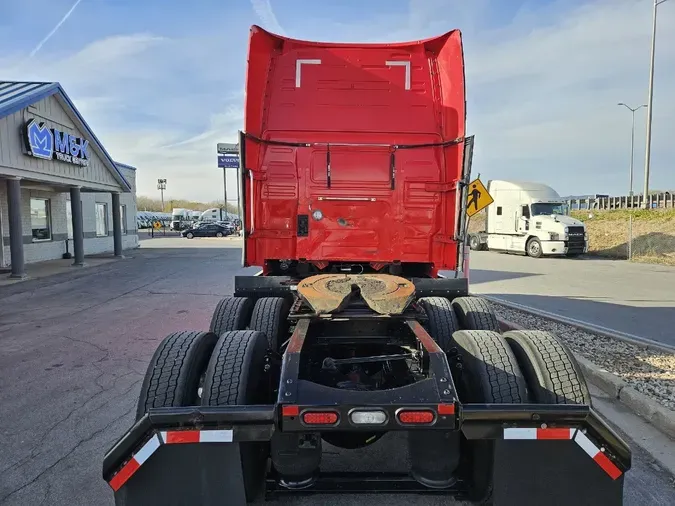 2024 VOLVO VNL64T860