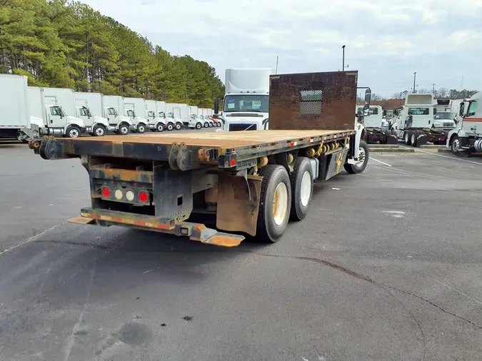 2017 FREIGHTLINER/MERCEDES M2 106