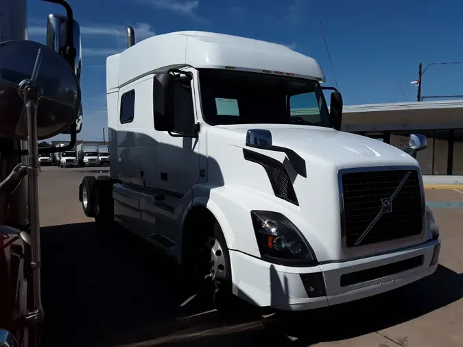 2018 VOLVO VNL64T-730