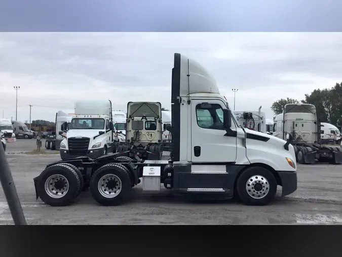 2020 Freightliner Cascadia 126