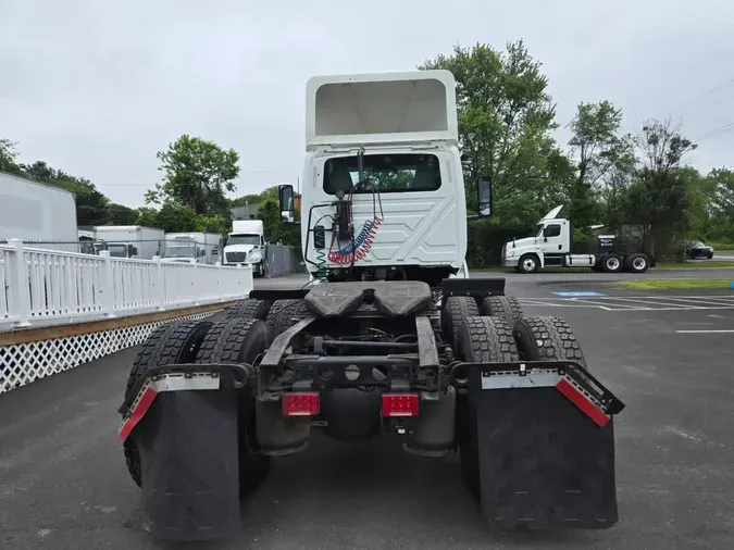2019 NAVISTAR INTERNATIONAL LT625 DAYCAB T/A