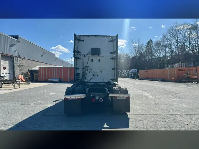 2022 Freightliner Cascadia 12660461dacf3bbb93f1f3a8ca51411b37c