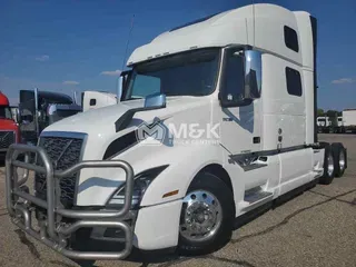 2021 VOLVO VNL64T860