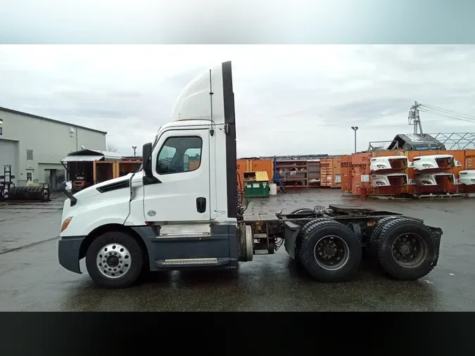 2020 Freightliner Cascadia 126