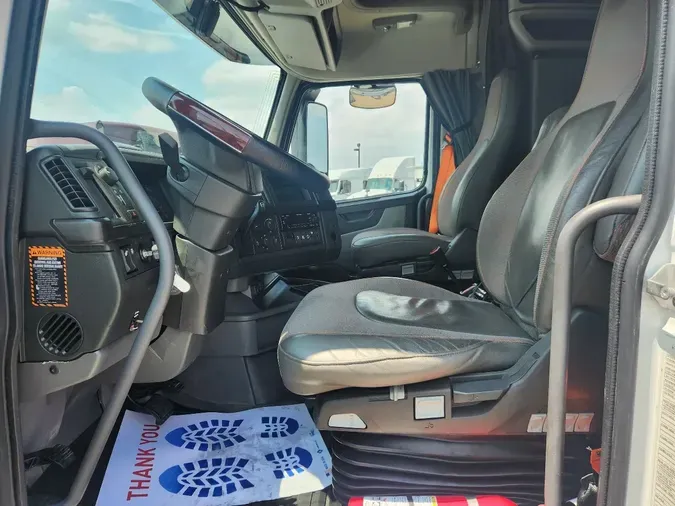 2024 VOLVO VNL64T740