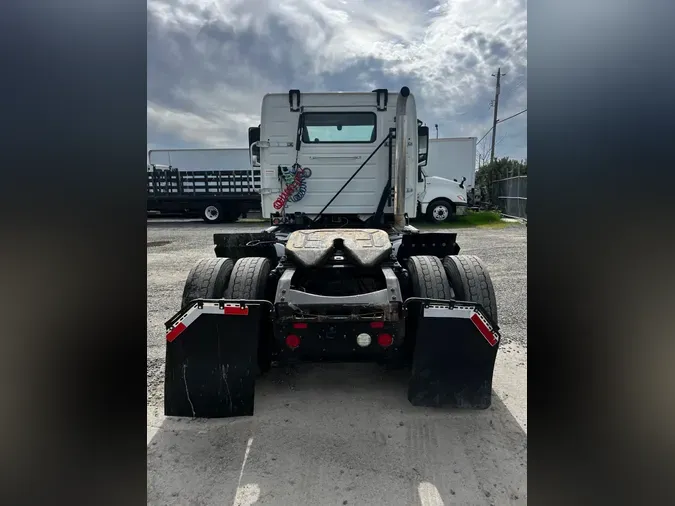 2019 VOLVO VNL42T 300