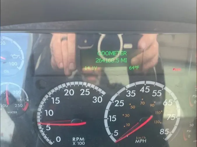 2017 FREIGHTLINER/MERCEDES M2 106