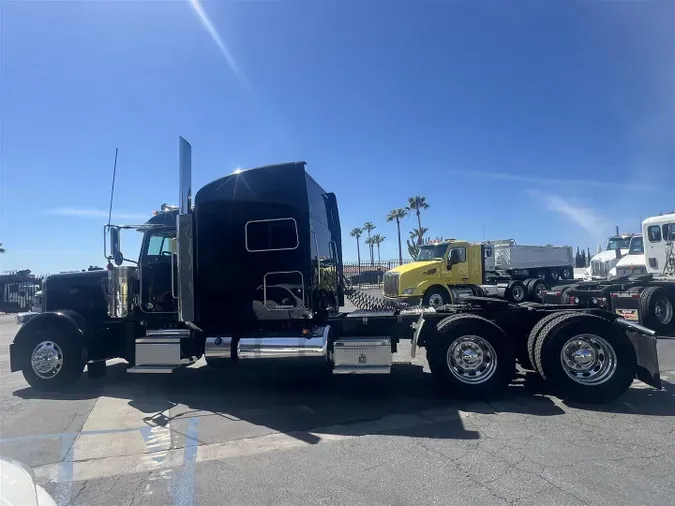 2021 Peterbilt 389