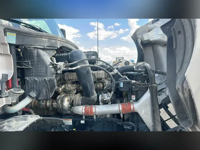 2022 Freightliner Cascadia 126