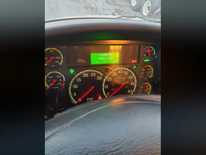 2019 FREIGHTLINER/MERCEDES M2 106