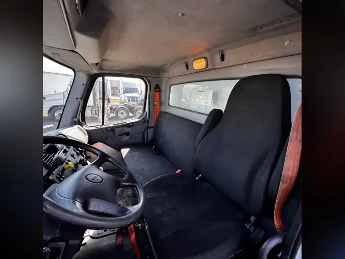 2018 FREIGHTLINER/MERCEDES M2 106