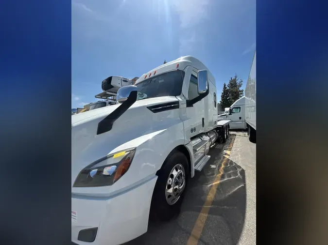2020 FREIGHTLINER NEW CASCADIA 126