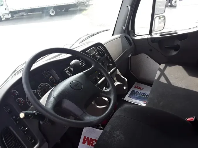2019 FREIGHTLINER M2 106