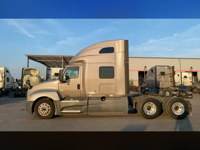 2022 International LT
