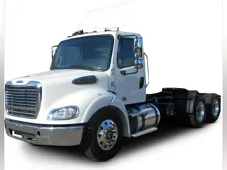 2023 Freightliner Business Class M2 112