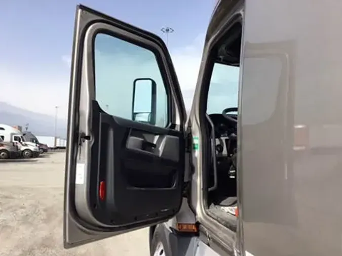 2021 Freightliner Cascadia