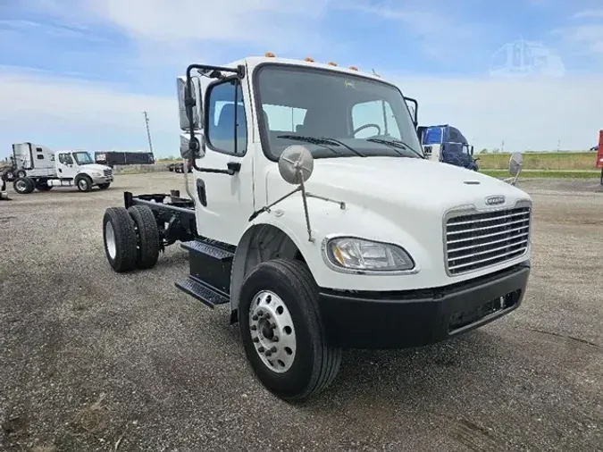 2015 FREIGHTLINER BUSINESS CLASS M2 106