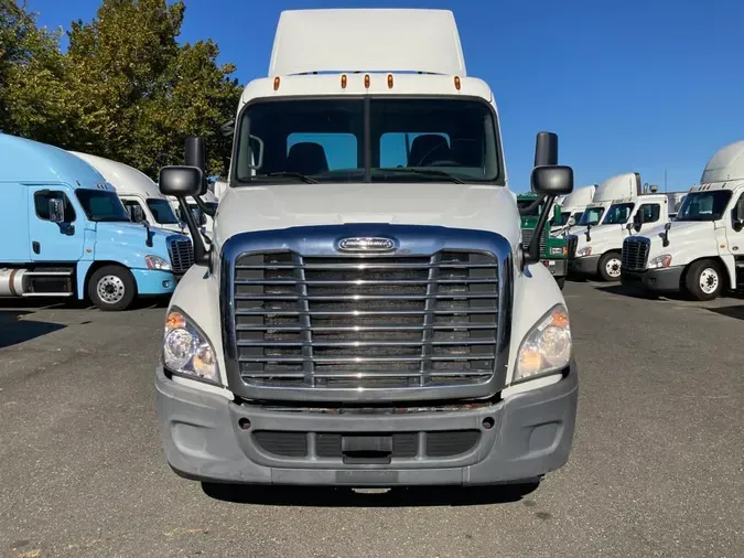 2016 FREIGHTLINER/MERCEDES CASCADIA 125