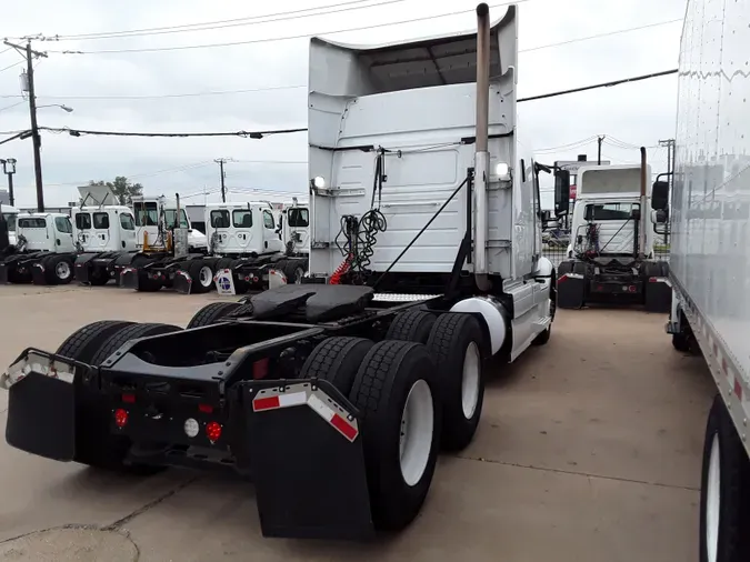 2019 VOLVO VNR64T-640