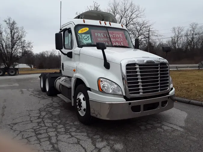 2016 FREIGHTLINER/MERCEDES CASCADIA 125