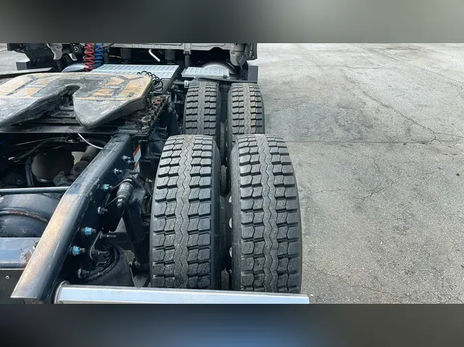 2024 Freightliner Cascadia 1266072e8866e991b2a3d1c897f3e809808