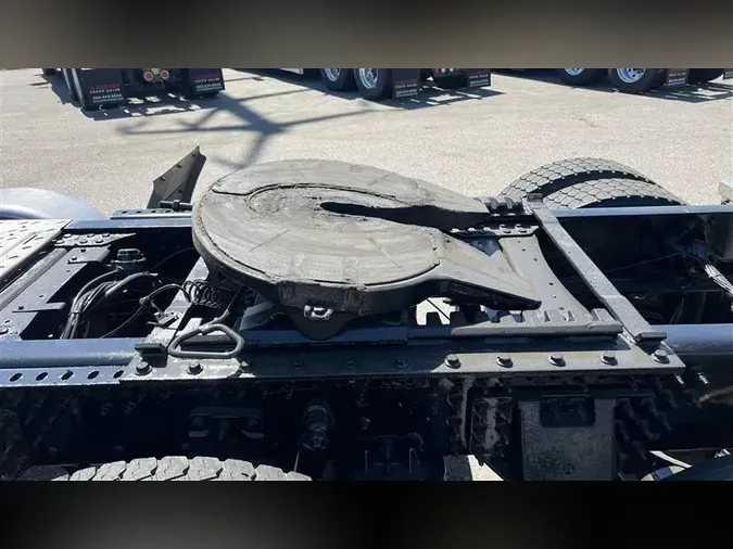 2020 MACK GR64BT