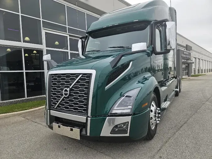2025 VOLVO VNL64T8606076a379eaa5f8fa2e9790d8a426ca7d