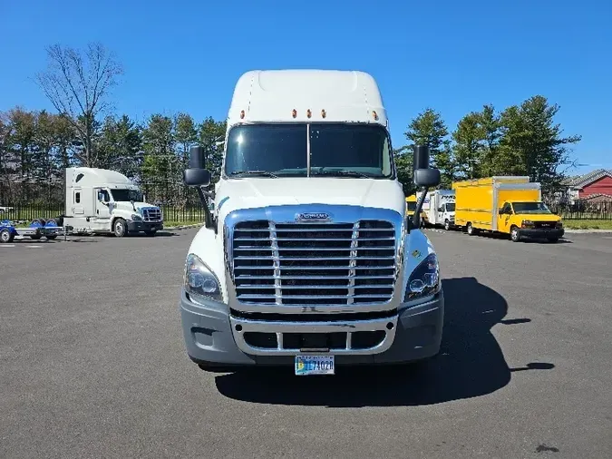 2017 Freightliner X12564ST